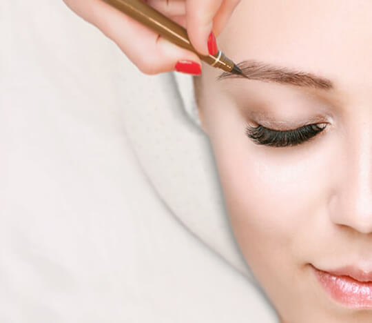 Woman doing microblading
